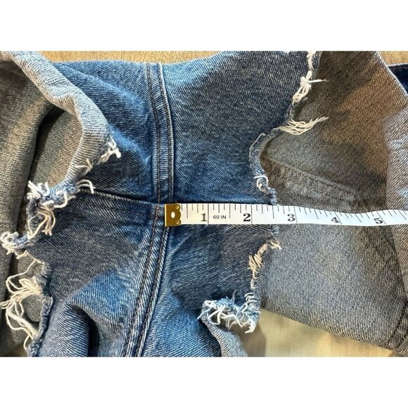 Abercrombie Curve Love High Rise Mom Short Medium Wash Size 33 - Picture 7 of 9